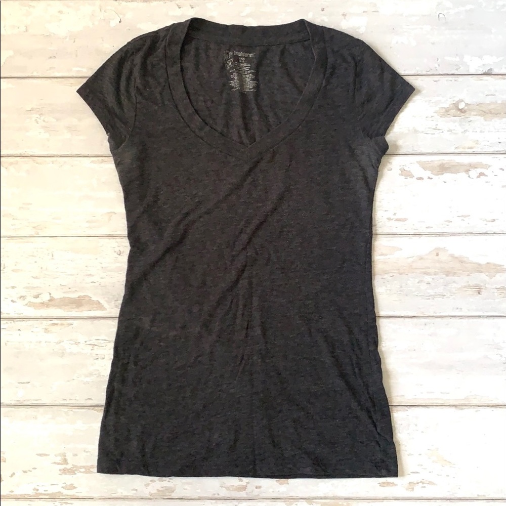 Women’s S/M Dark Grey V-neck Shirt Tee Basics Size Small